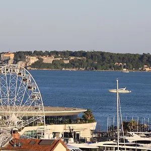 Cannes Centre Vue Mer, Festival, Quartier Forville Le Suquet , Cannes France