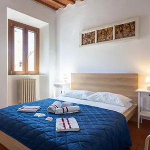 Tipica Cozy House + Parking! , Florence Italy